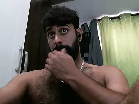 Snapshot of indianhairybull chatting on 03.18.25 indianhairybull online show from 03.18.25