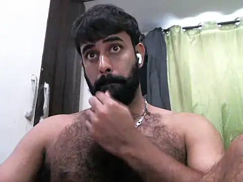 Snapshot of indianhairybull chatting on 09.10.25 indianhairybull online show from 09.10.25