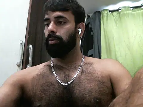 Snapshot of indianhairybull chatting on 09.11.25 indianhairybull online show from 09.11.25