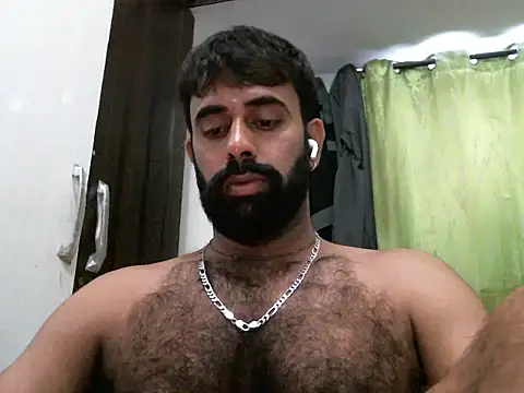 Snapshot of indianhairybull chatting on 10.01.25 indianhairybull online show from 10.01.25