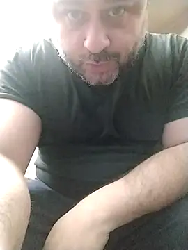 Snapshot of NAvoglia chatting on 02.19.25 NAvoglia online show from 02.19.25