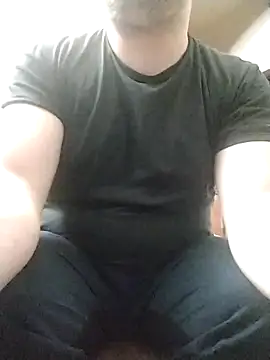 Snapshot of NAvoglia chatting on 02.19.25 NAvoglia online show from 02.19.25
