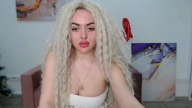 Snapshot of MissisCaty chatting on 02.22.25 MissisCaty online show from 02.22.25