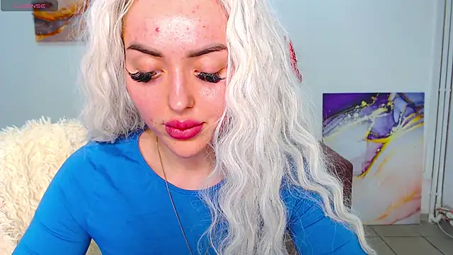 Snapshot of MissisCaty chatting on 03.11.25 MissisCaty online show from 03.11.25