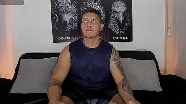 Snapshot of JohanSmith chatting on 09.30.25 JohanSmith online show from 09.30.25