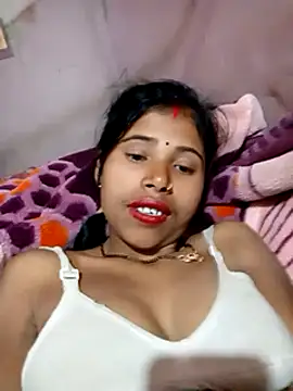 Snapshot of Miss_triha chatting on 02.18.25 Miss triha online show from 02.18.25