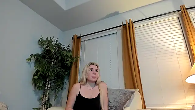 Snapshot of kaliii_jones chatting on 02.15.25 kaliii jones online show from 02.15.25