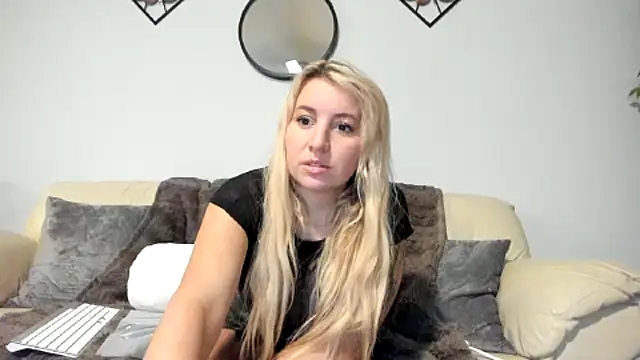 Snapshot of kaliii_jones chatting on 02.22.25 kaliii jones online show from 02.22.25