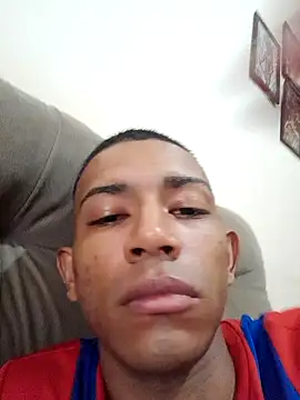 Snapshot of Mineirinho043 chatting on 02.04.25 Mineirinho043 online show from 02.04.25