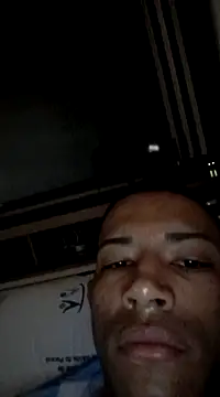 Snapshot of Mineirinho043 chatting on 02.15.25 Mineirinho043 online show from 02.15.25