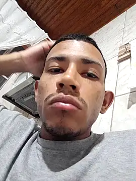 Snapshot of Mineirinho043 chatting on 03.01.25 Mineirinho043 online show from 03.01.25