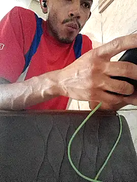 Snapshot of Mineirinho043 chatting on 03.14.25 Mineirinho043 online show from 03.14.25