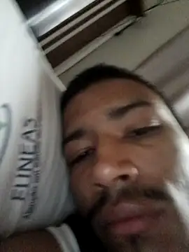 Snapshot of Mineirinho043 chatting on 03.15.25 Mineirinho043 online show from 03.15.25