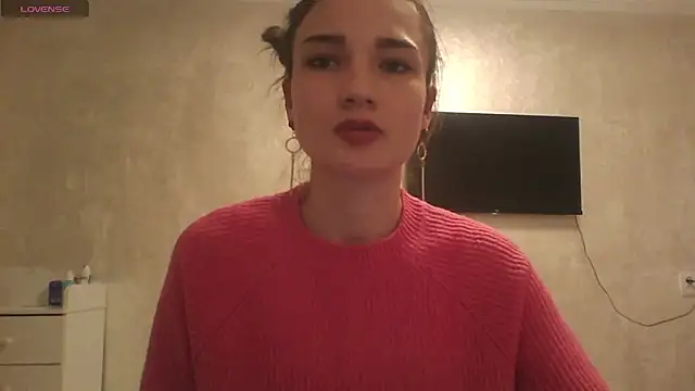 Snapshot of RoyalDessertt chatting on 03.06.25 RoyalDessertt online show from 03.06.25