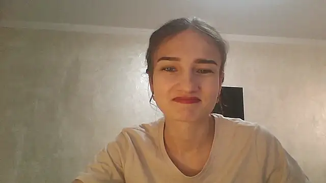 Snapshot of RoyalDessertt chatting on 09.15.25 RoyalDessertt online show from 09.15.25