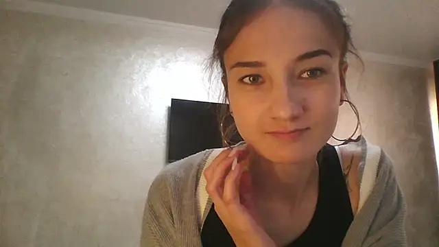 Snapshot of RoyalDessertt chatting on 09.17.25 RoyalDessertt online show from 09.17.25