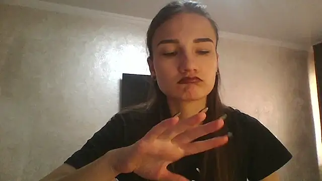 Snapshot of RoyalDessertt chatting on 11.07.25 RoyalDessertt online show from 11.07.25