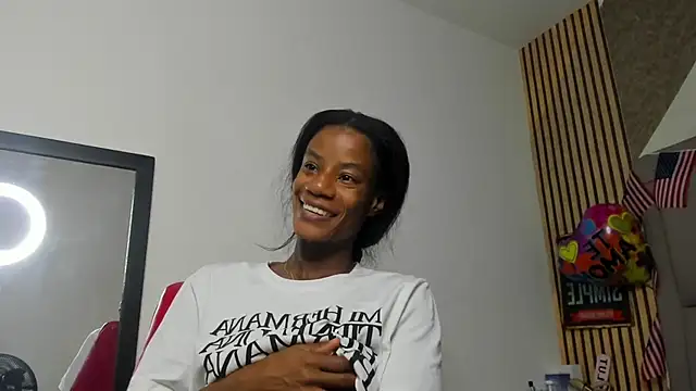 Snapshot of dafnnelewis chatting on 10.03.25 dafnnelewis online show from 10.03.25