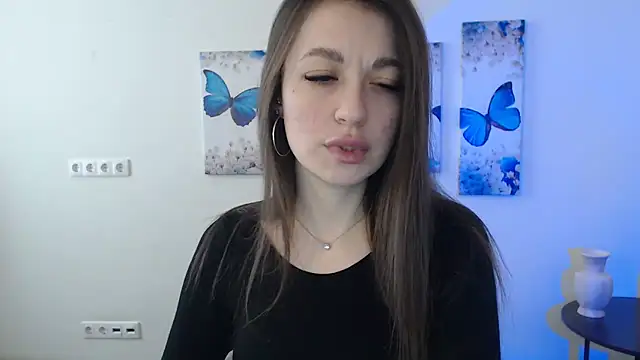 Snapshot of Eva_Eldis chatting on 02.16.25 Eva Eldis online show from 02.16.25