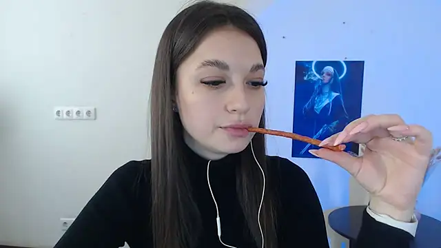 Snapshot of Eva_Eldis chatting on 03.07.25 Eva Eldis online show from 03.07.25