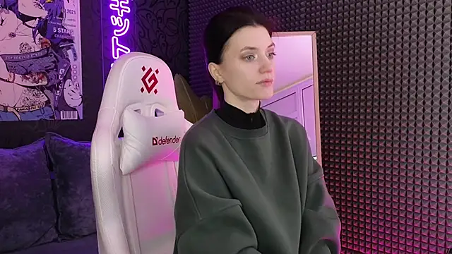 Snapshot of roxy_riot_ chatting on 02.22.25 roxy riot  online show from 02.22.25
