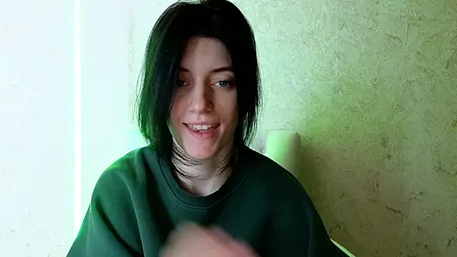 Snapshot of roxy_riot_ chatting on 03.19.25 roxy riot  online show from 03.19.25
