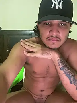 Snapshot of daniel6916 chatting on 02.13.25 daniel6916 online show from 02.13.25