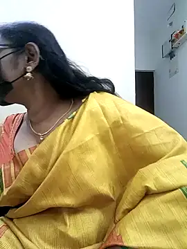 Snapshot of niiveditha chatting on 02.08.25 niiveditha online show from 02.08.25