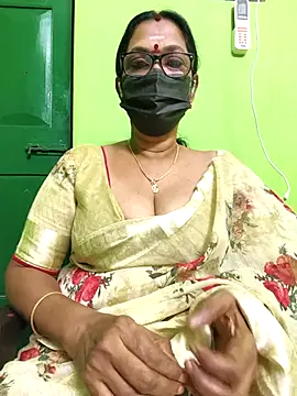 Snapshot of niiveditha chatting on 02.25.25 niiveditha online show from 02.25.25