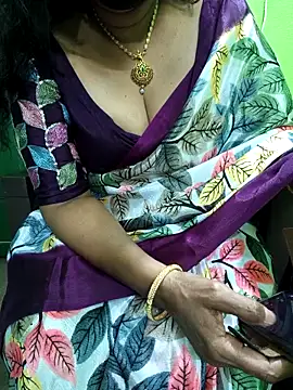 Snapshot of niiveditha chatting on 09.13.25 niiveditha online show from 09.13.25