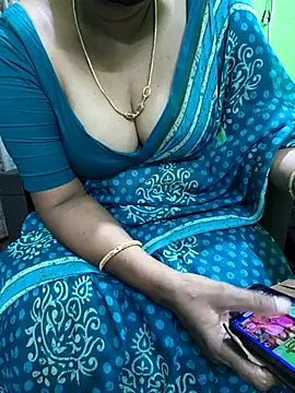 Snapshot of niiveditha chatting on 09.18.25 niiveditha online show from 09.18.25