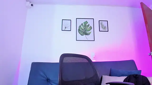 Snapshot of Tatianaa@xh chatting on 03.04.25 Tatianaaxh online show from 03.04.25