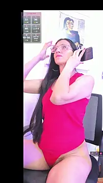 Snapshot of RachelsX chatting on 10.02.25 RachelsX online show from 10.02.25