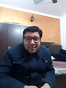 Snapshot of innocentboy1987 chatting on 02.14.25 innocentboy1987 online show from 02.14.25