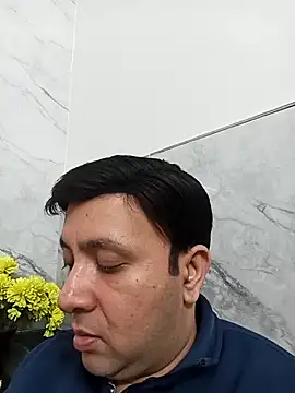 Snapshot of innocentboy1987 chatting on 02.14.25 innocentboy1987 online show from 02.14.25