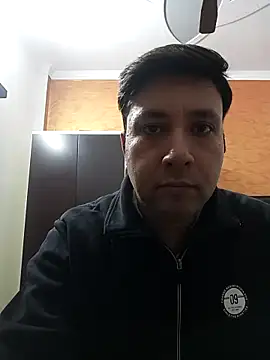 Snapshot of innocentboy1987 chatting on 11.17.25 innocentboy1987 online show from 11.17.25