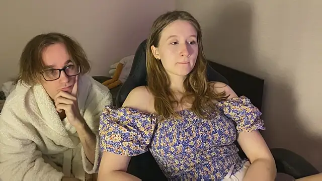 Snapshot of Sabrinaanddaniel chatting on 11.10.25 Sabrinaanddaniel online show from 11.10.25