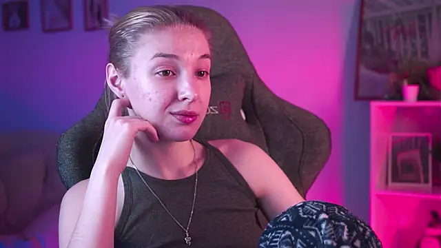 Snapshot of PhilippaAdamas chatting on 02.23.25 PhilippaAdamas online show from 02.23.25