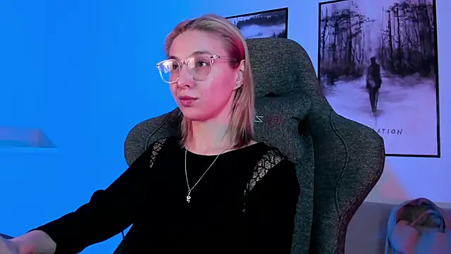 Snapshot of PhilippaAdamas chatting on 03.06.25 PhilippaAdamas online show from 03.06.25