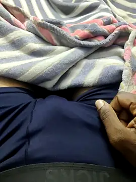 Snapshot of AarthiRaju chatting on 02.11.25 AarthiRaju online show from 02.11.25