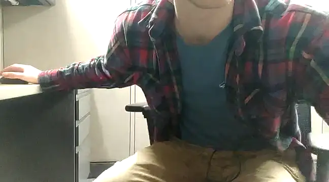 Snapshot of Panda__panda_panda chatting on 03.04.25 Panda  panda panda online show from 03.04.25