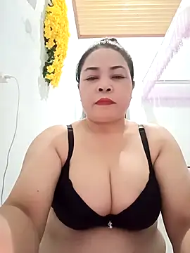 Snapshot of Baby-bigtits2024 chatting on 02.24.25 Baby-bigtits2024 online show from 02.24.25