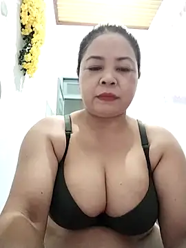 Snapshot of Baby-bigtits2024 chatting on 09.29.25 Baby-bigtits2024 online show from 09.29.25