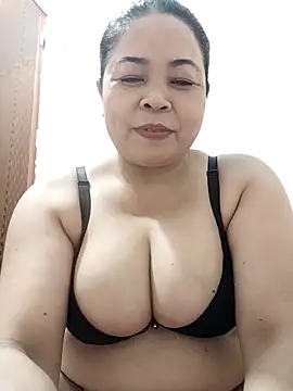 Snapshot of Baby-bigtits2024 chatting on 10.21.25 Baby-bigtits2024 online show from 10.21.25