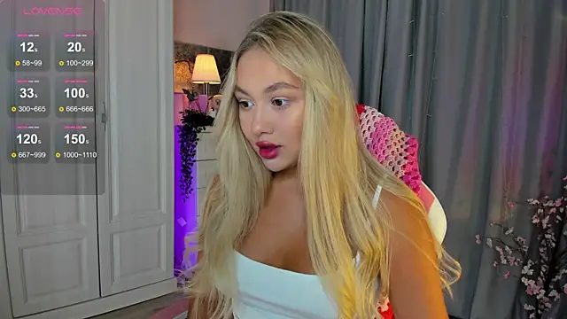 Snapshot of _Loneve__ chatting on 09.26.25  Loneve   online show from 09.26.25