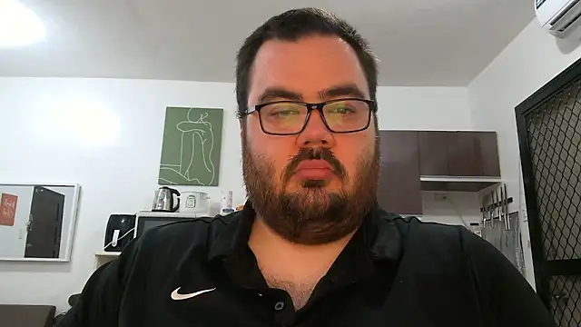 Snapshot of alexxxbear chatting on 02.11.25 alexxxbear online show from 02.11.25