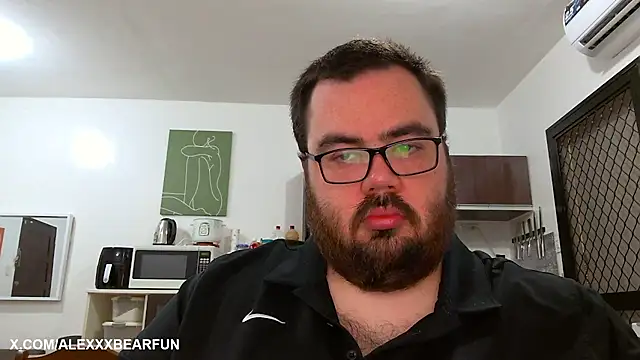 Snapshot of alexxxbear chatting on 02.22.25 alexxxbear online show from 02.22.25