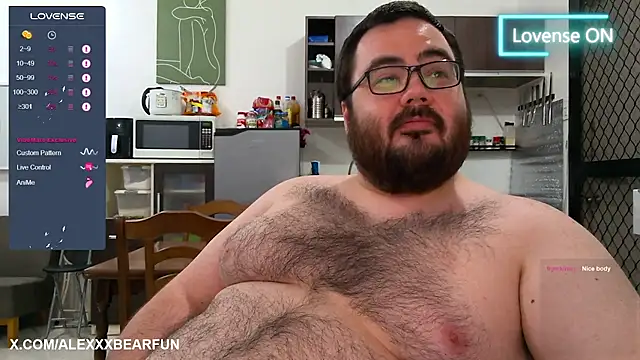 Snapshot of alexxxbear chatting on 03.01.25 alexxxbear online show from 03.01.25