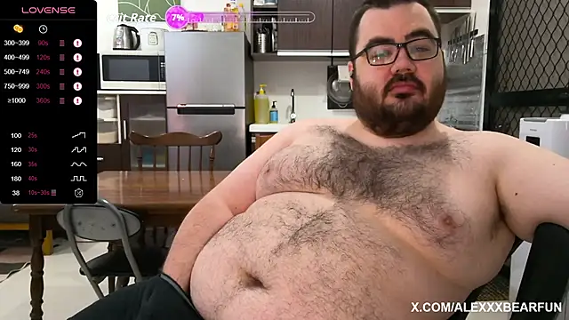 Snapshot of alexxxbear chatting on 09.17.25 alexxxbear online show from 09.17.25