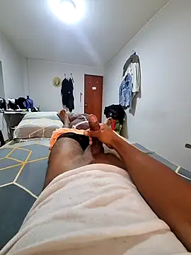 Snapshot of Axwiki chatting on 02.09.25 Axwiki online show from 02.09.25